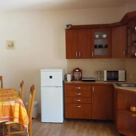 Biserka Apartman ペーチ